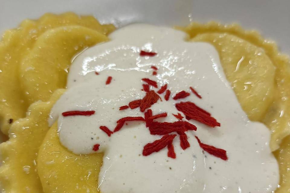 Ravioli con burrata