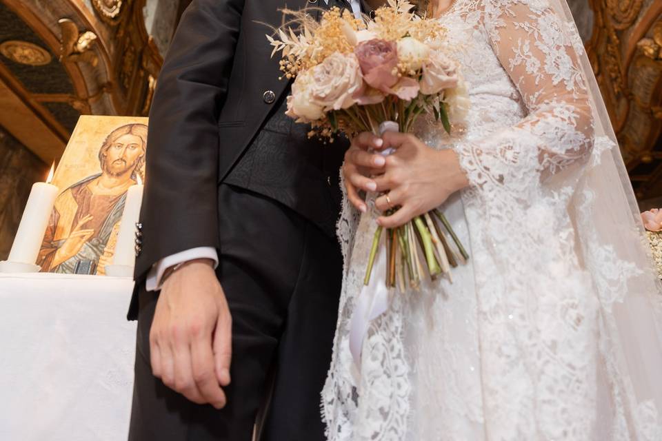 Bacio in chiesa