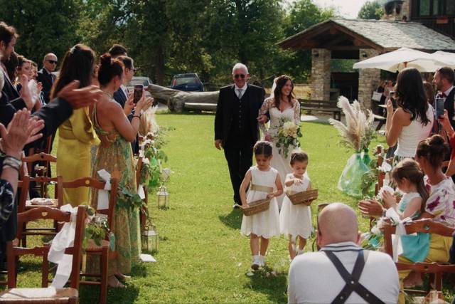 La sposa arriva