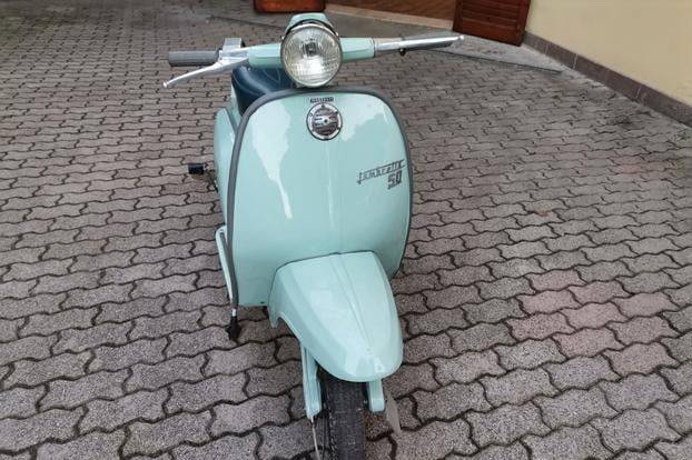 Lambretta j50 deluxe