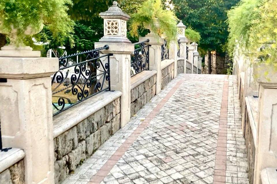 Ponte sul lago