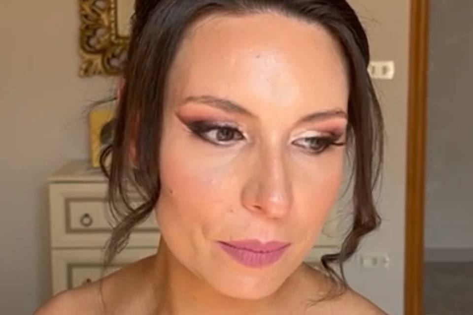 Fashion bride makeup