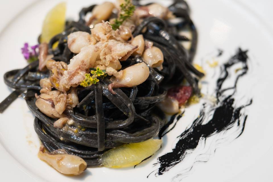 Linguine al nero e seppioline