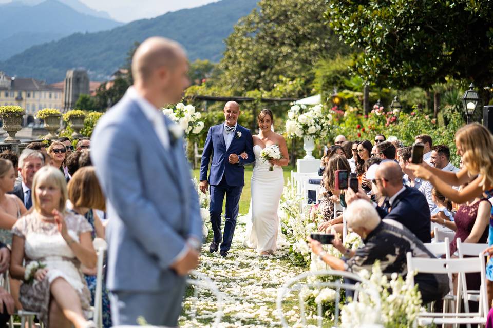 Matrimonio in riva al lago