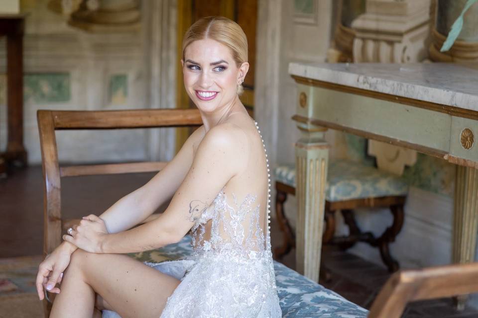Details Royal Bride