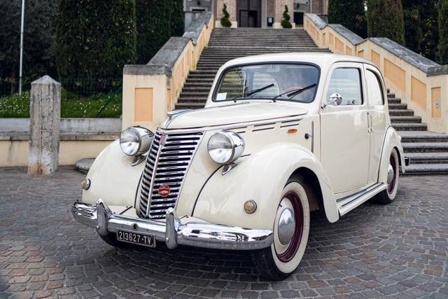 Daisy Wedding Car