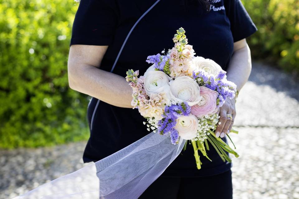 Mazzo_fiori_misti_pastello_velo