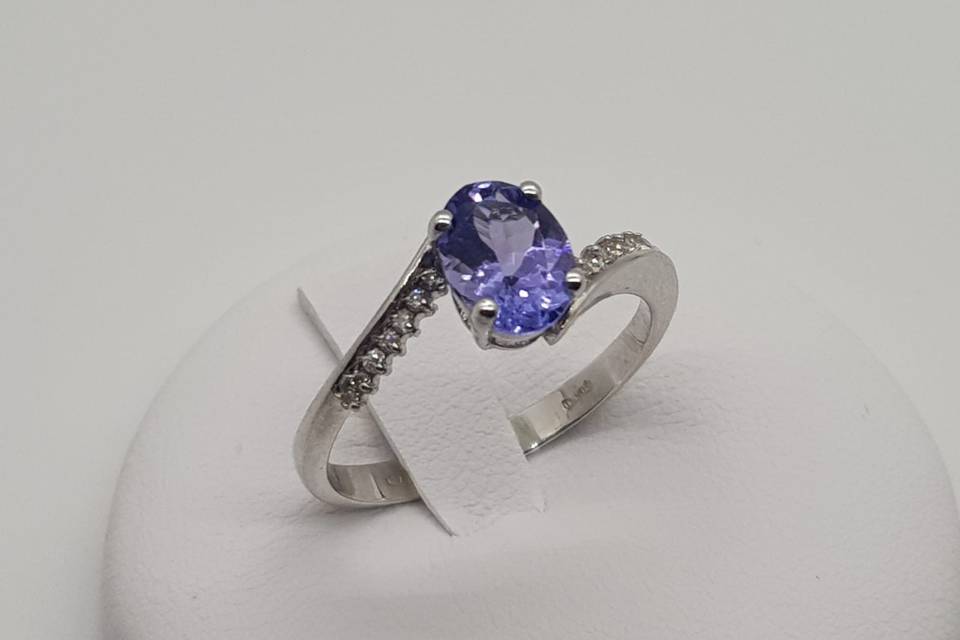 Anello con tanzanite e diamant