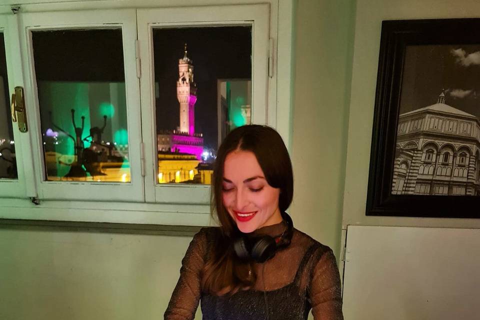 Resident dj Cupola loungeClub
