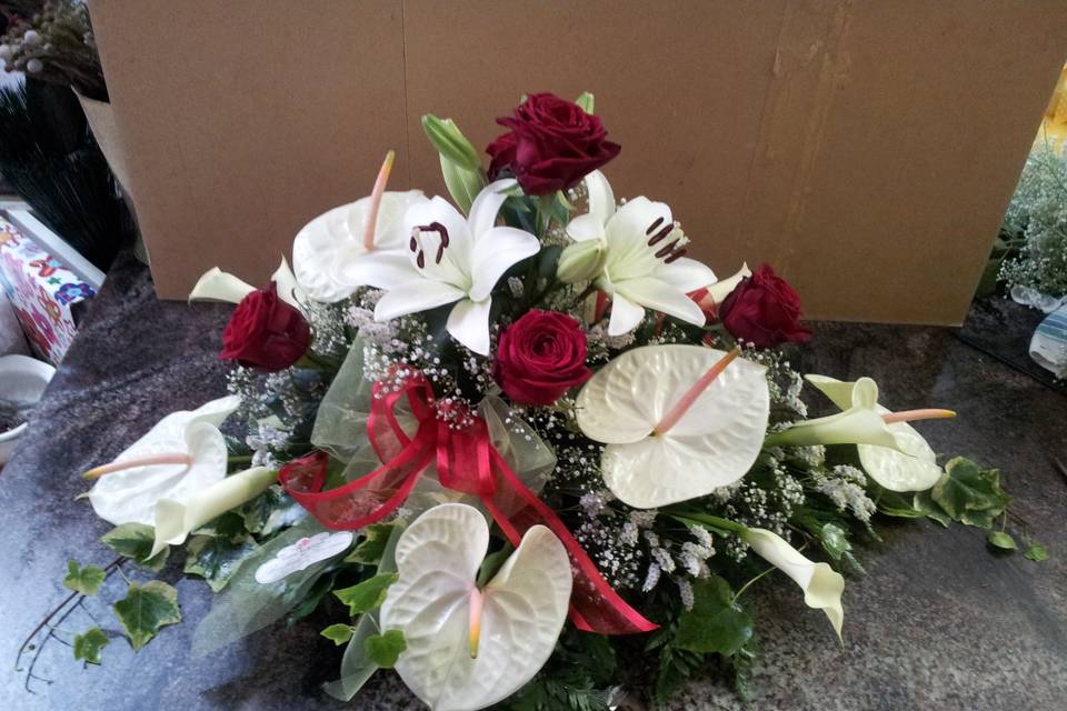 Composizione anthurium e rose2