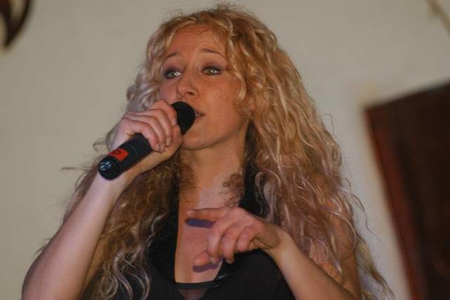 Live - Lory's Blonde