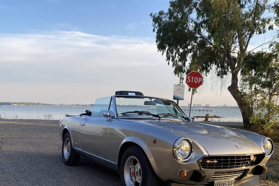 FIAT 124 SPIDER