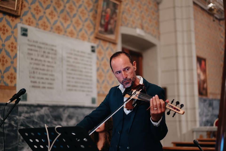 Violino cerimonia religiosa