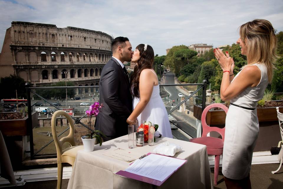 Roma celebrante