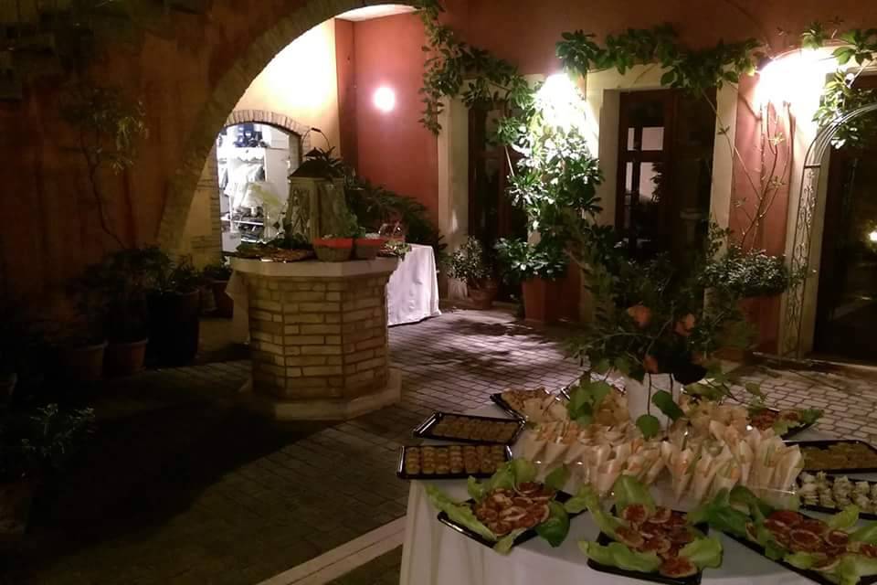 Buffet al cortile del pozzo