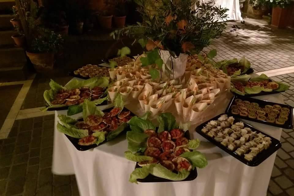 Buffet serale in cortile