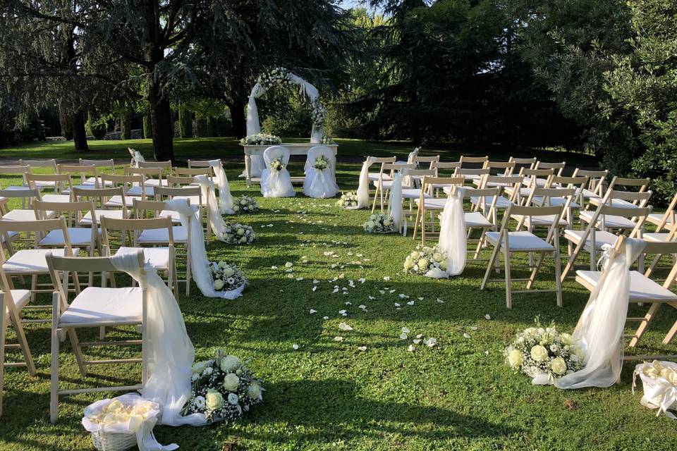 Matrimonio civile nel parco