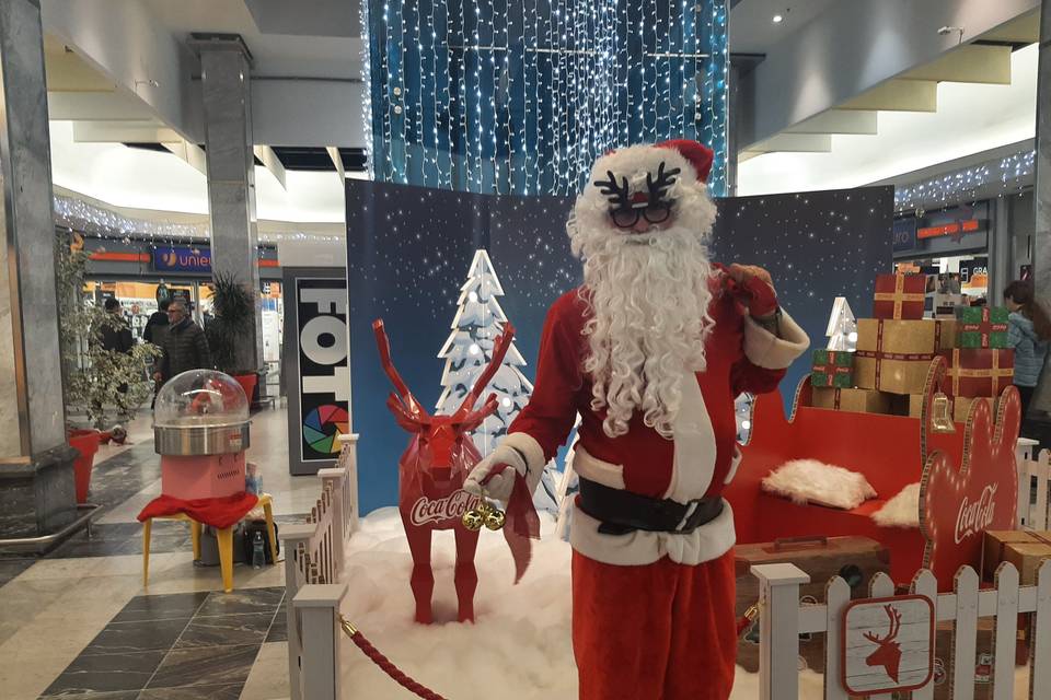 Babbo natale in centro commerc