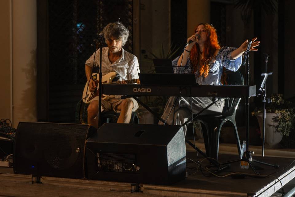 Duo con voce, chitarra e piano