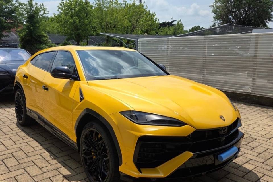 LAMBORGHINI URUS SE