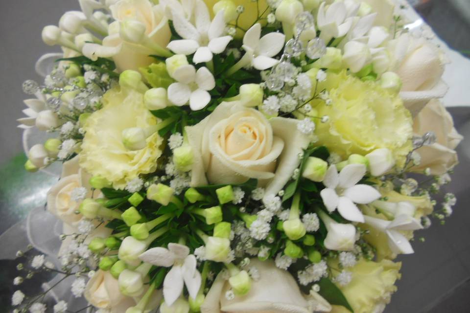 Bouquet Peonie iperico bianco