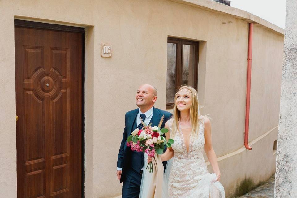 Sposa e bouquet