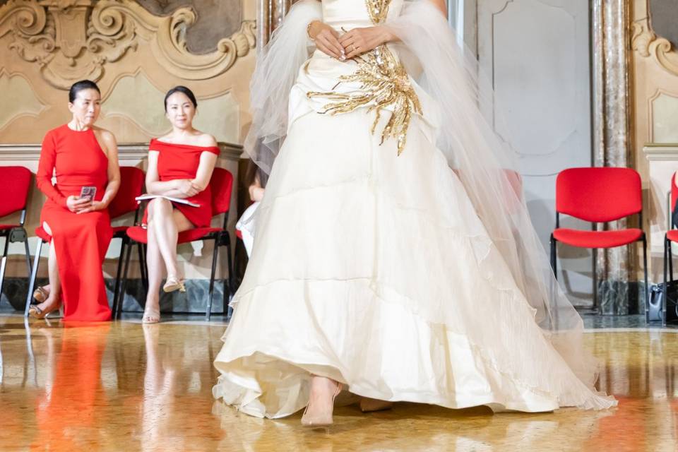 Dorato glamour sposa