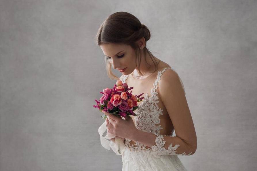 Sposa elegante moderna