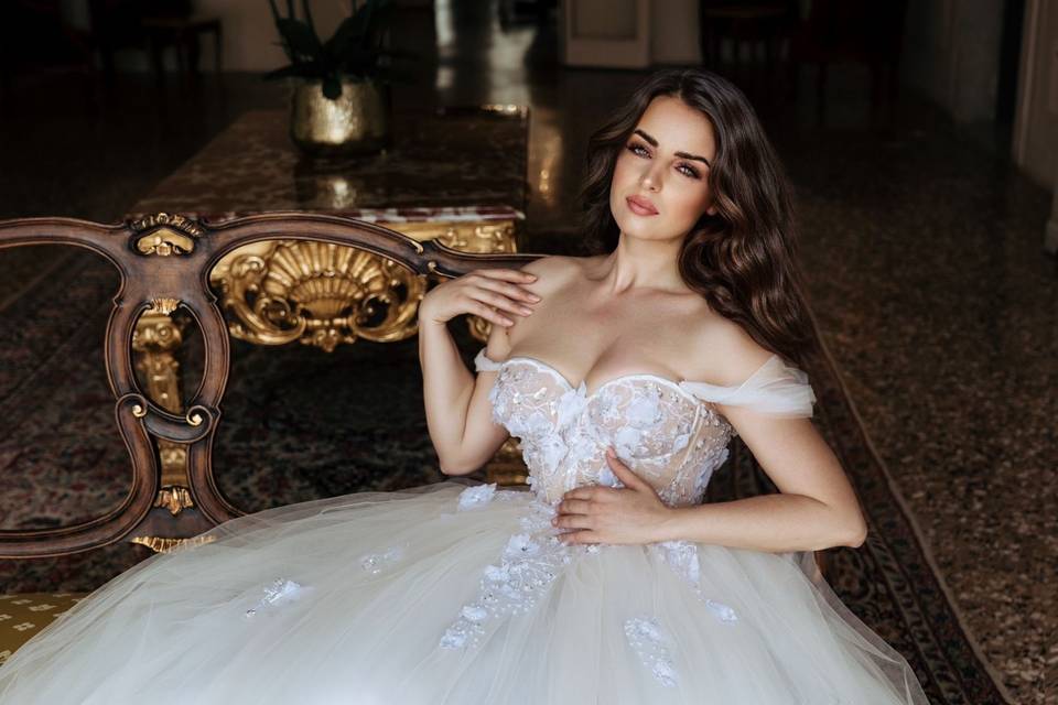 Sposa romantica pizzo flore