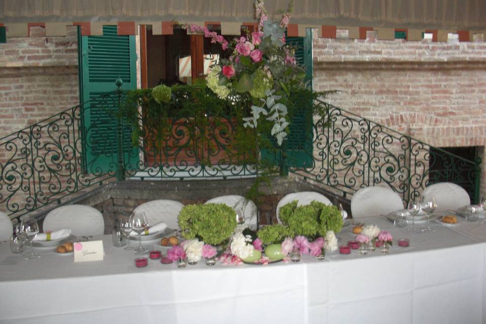 Tavolo imperiale a Villa Seghetti Panichi