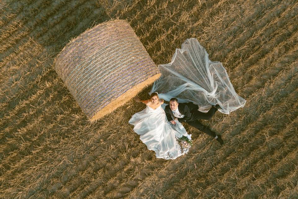 Drone su campo di grano