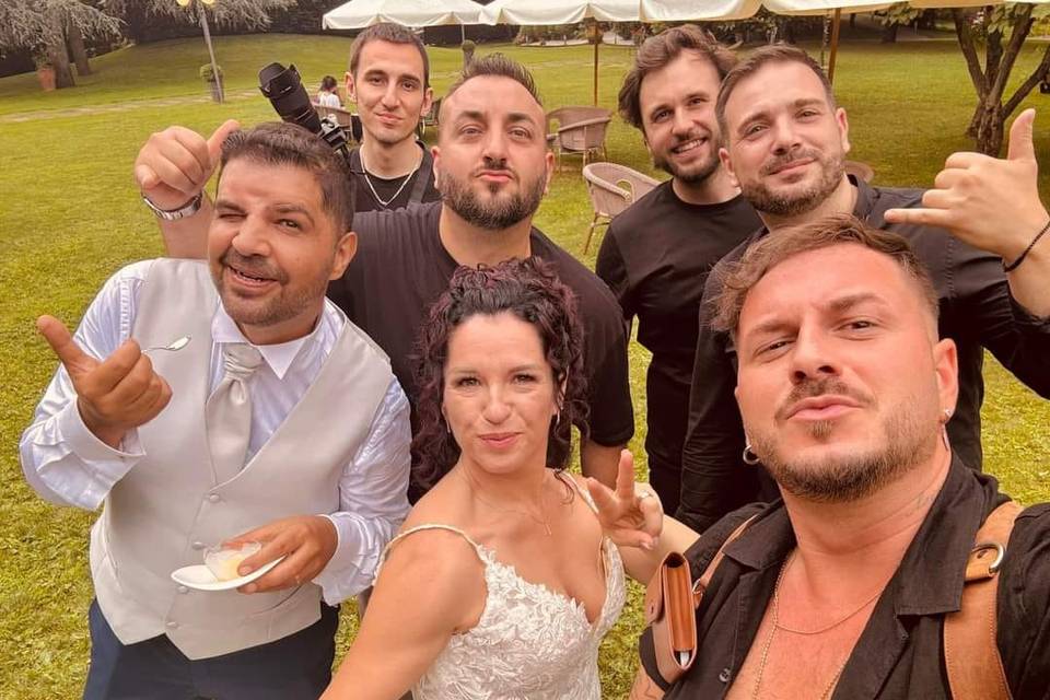Sposi e staff matrimonio 2024