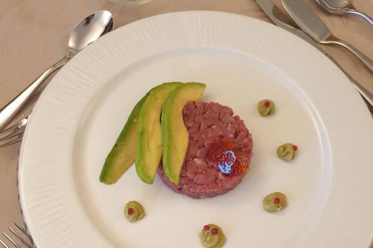 Tartare di avocado e manzo