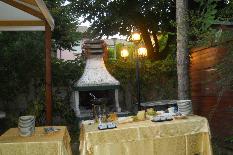 Buffet in giardino