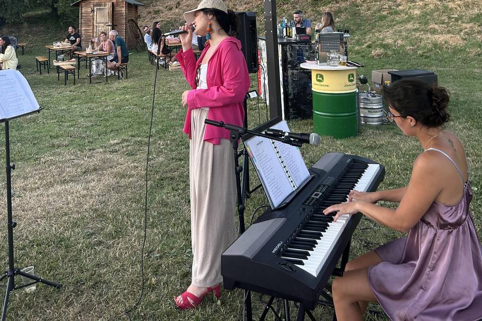 Due acustico femminile
