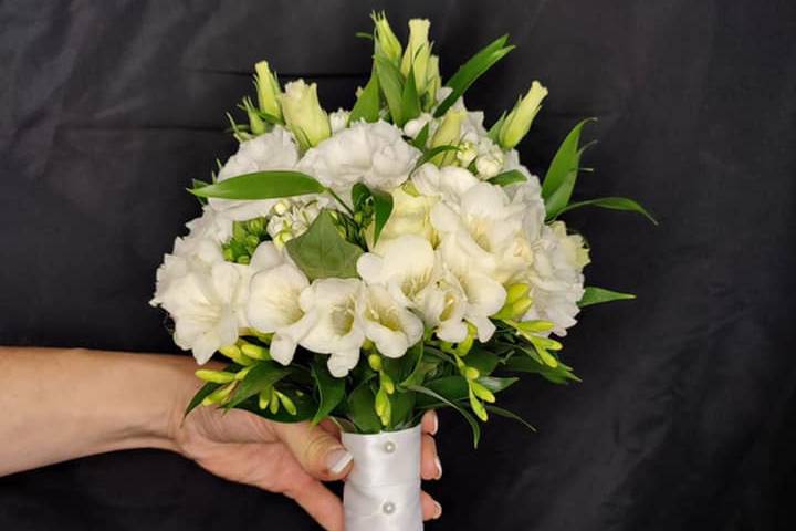 Bouquet Fresie e Lisianthus