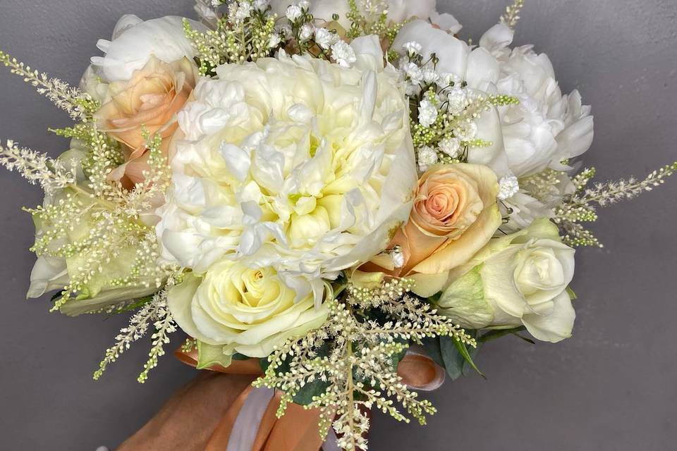 Bouquet Peonie, Rose e Astilbe