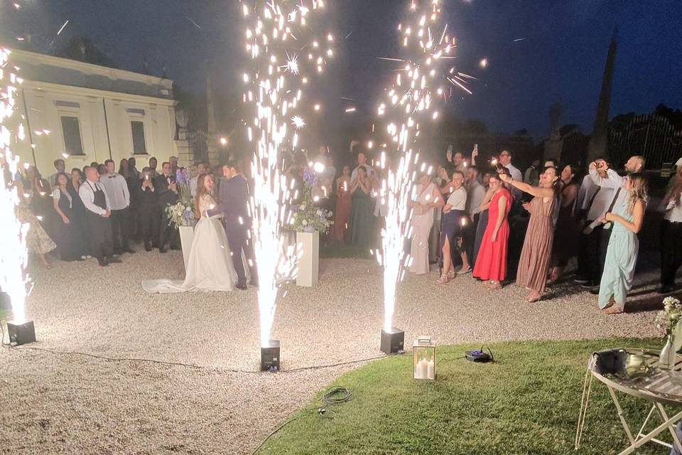 Sparkluar