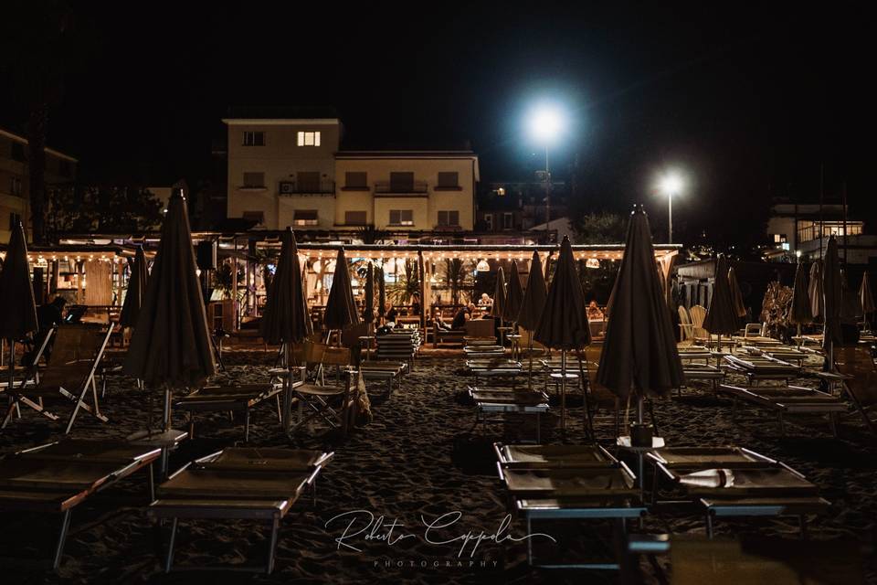 Il ristorante e la spiaggia