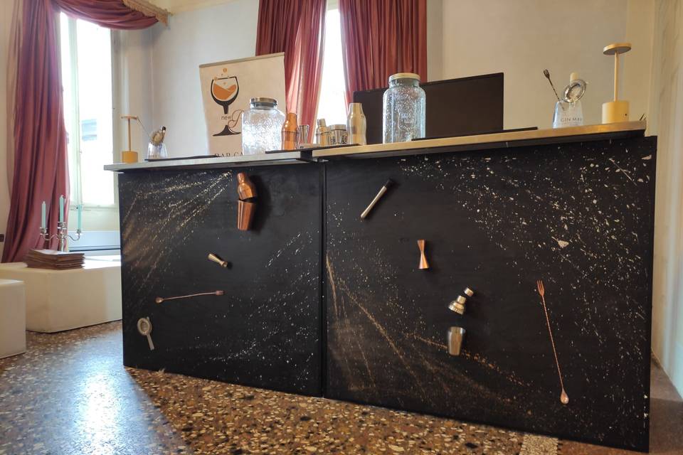 Banco bar creato da un artista