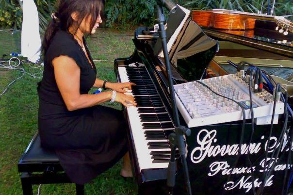 Pieraluna Pianoshow world cover