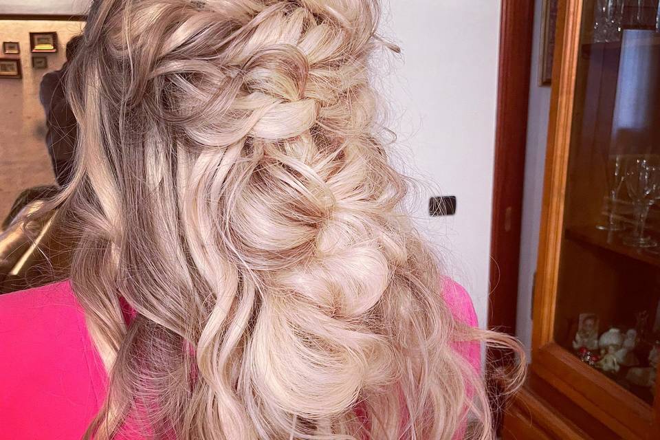 Wedding hairstylist