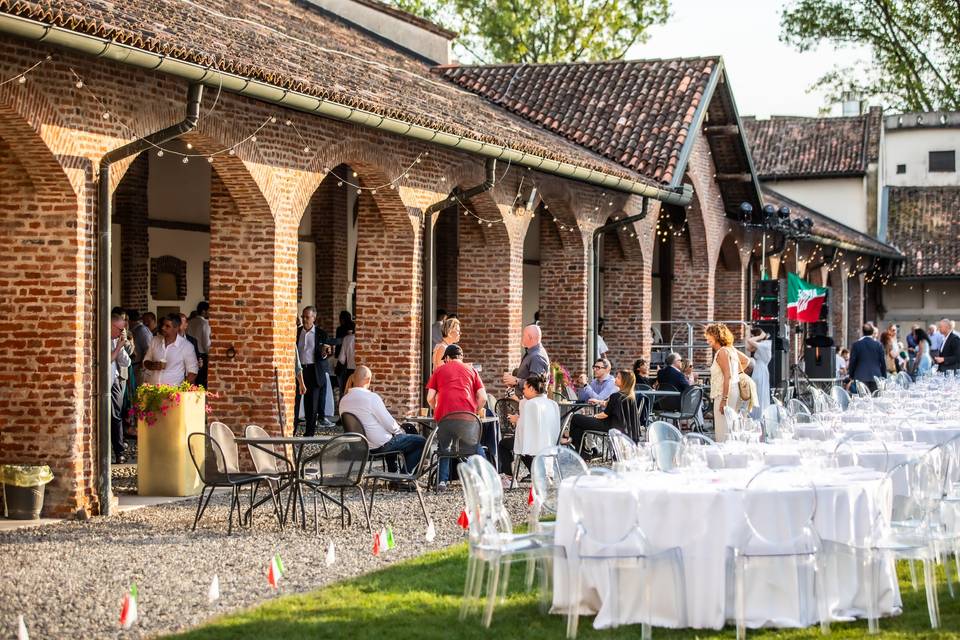 APERITIVO SOTTO IL PORTICO