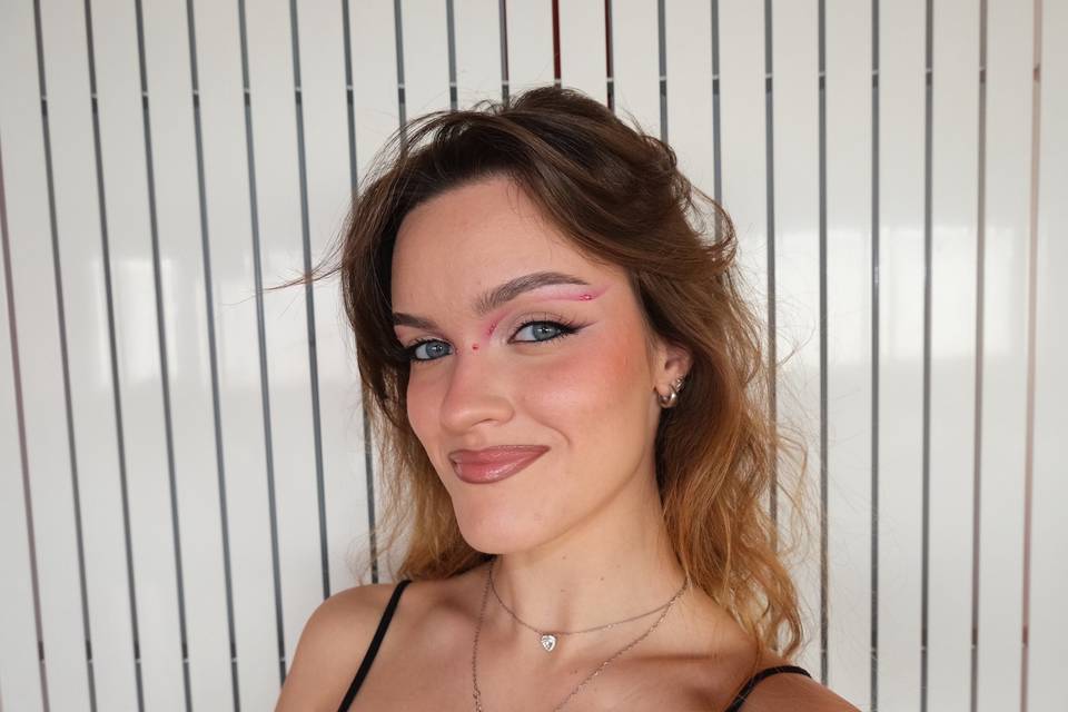 Zoe Tedeschi - Make-up Artist