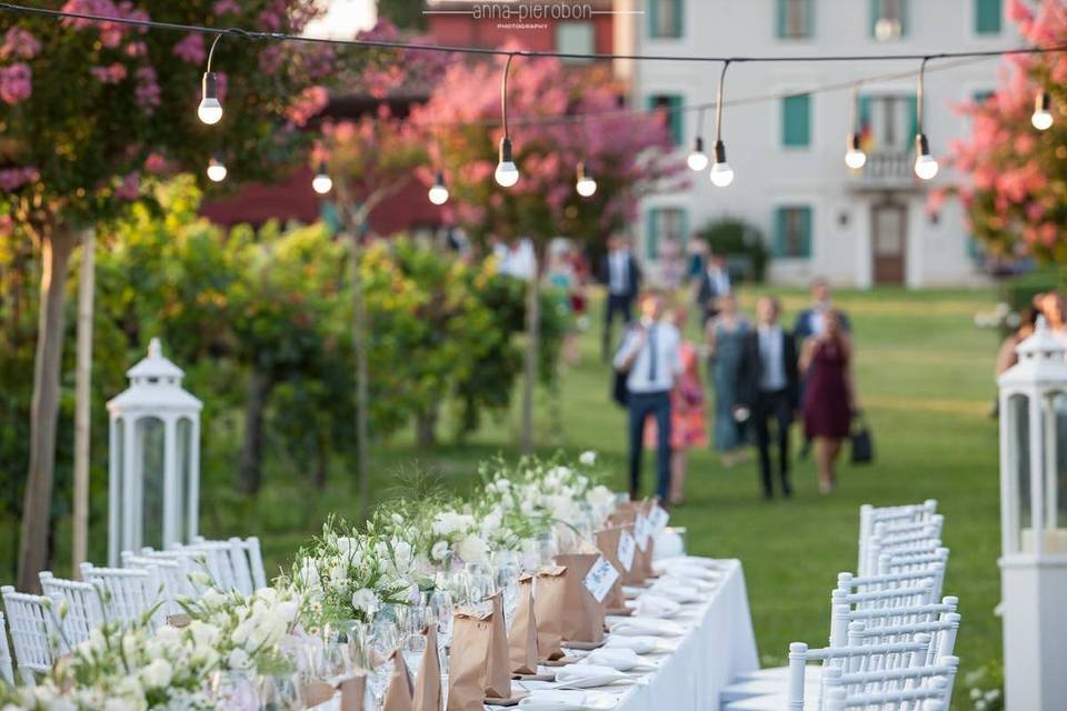 Cena lungo il viale