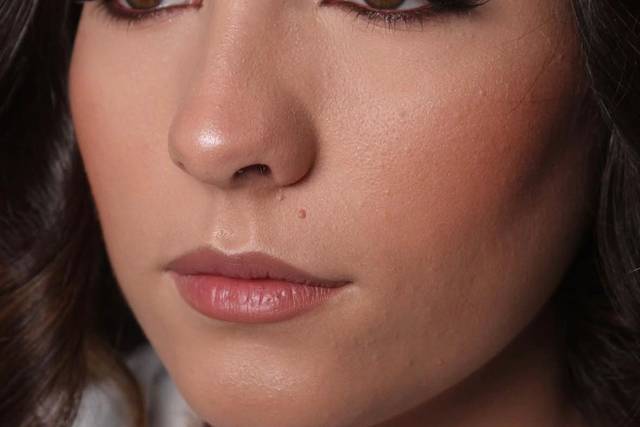 Soft makeup