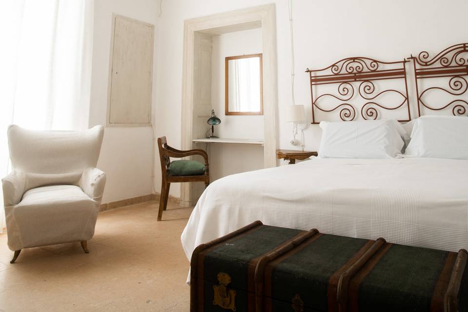 Room with frescoes