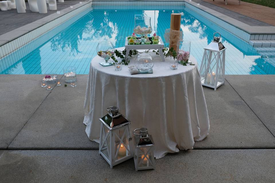 Confetti in piscina