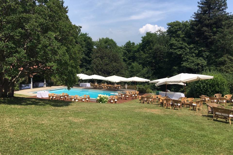 Festa matrimonio in piscina