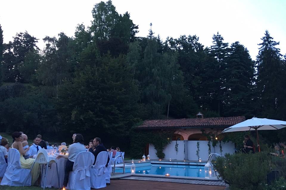 Matrimonio bordo piscina